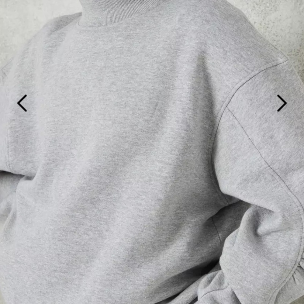 BRAND NEW oversized sweatshirt